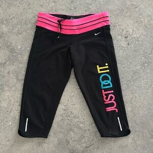 Nike dry fit running crop pant size medium with drawstring